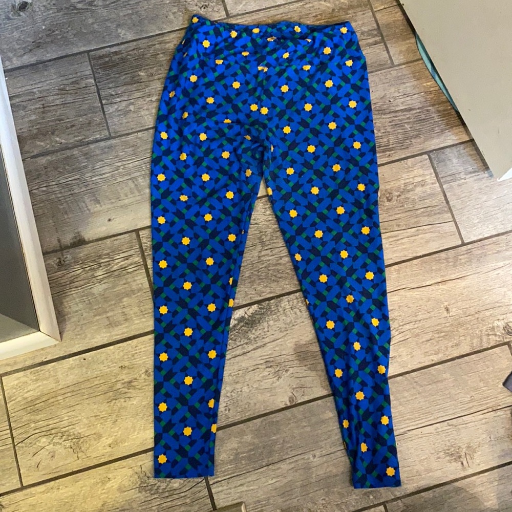 Tall and curvy lularoe leggings